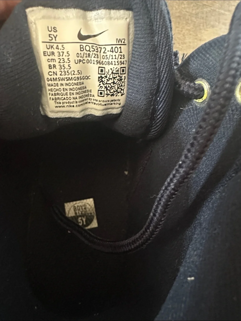 Nike Men’s Navy and Yellow Mid-Top Sneakers